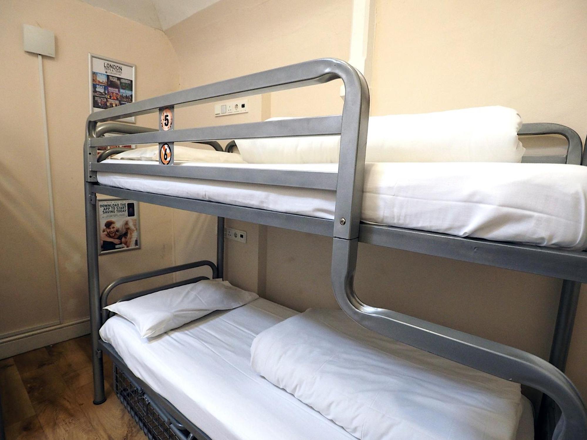 Cama en Habitación Compartida Mixta de 6 camas con baño compartido externo